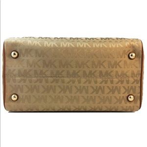 Michael Kors Bags - NWT Greyson Micheal kors bag Michael Kors Bags - NWT Greyson Micheal kors bag